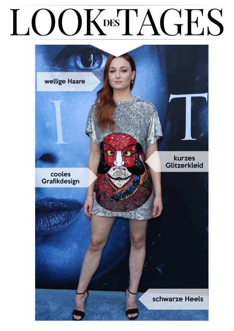 Sophie Turner im coolen Glitzer-Look. (Bild: AP Photo)