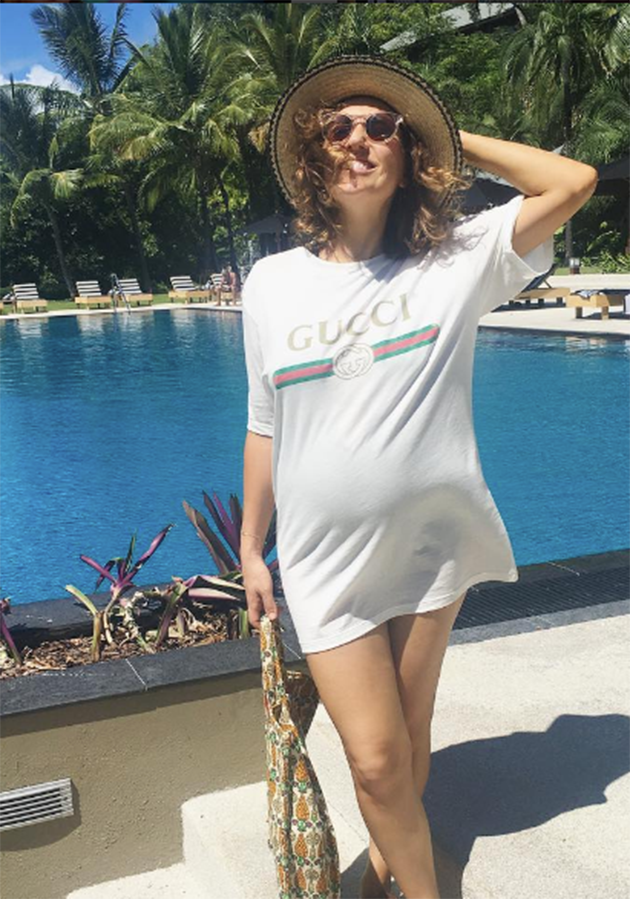 Zoe suffered from osteitis pubis during her first pregnancy and ended up on crutches. Photo:Instagram