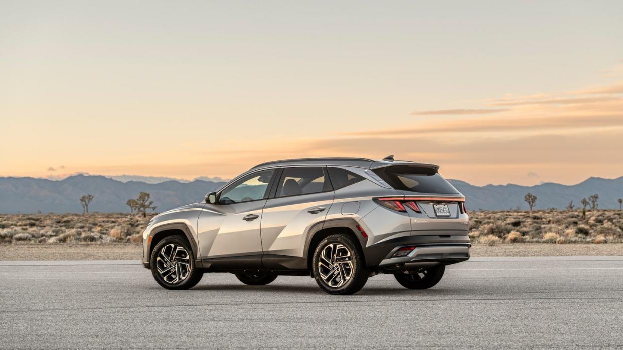 2025 hyundai tucson phev rear