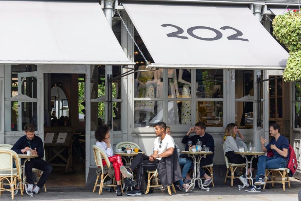 Cafe 202 (Alamy Stock Photo)