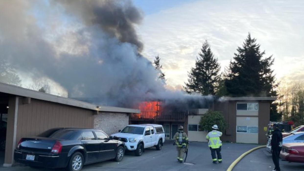 <div>Flames and smoke coming from an apartment building in Tacoma (Photo: Tacoma Fire)</div>