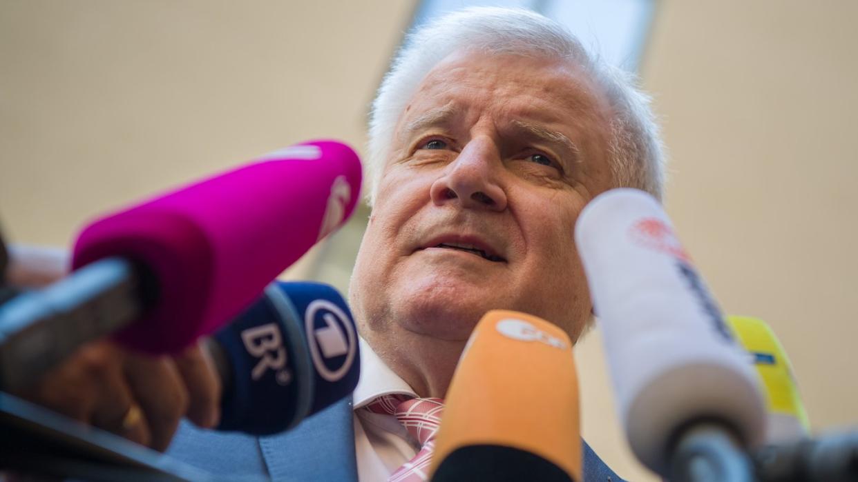 CSU-Chef Horst Seehofer: «Es wird stattfinden, dass wir uns wieder nach oben arbeiten.» Foto: Peter Kneffel