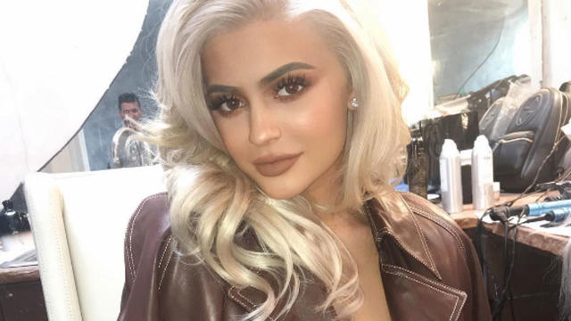 Kylie Jenner posts saucy selfie in just her underwear