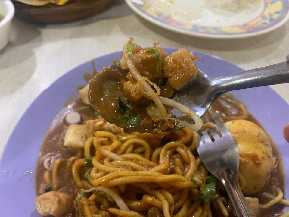 Aunty Sham Ayam Penyet - Mee Rebus Bean sprout