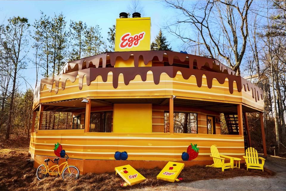 <p>Eggo</p>