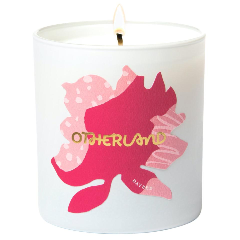 3) Daybed Rose Vegan Candle