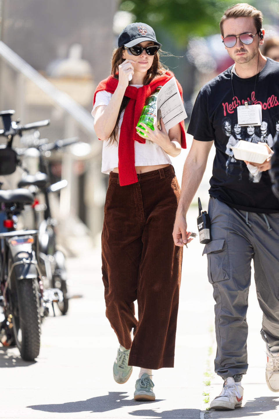 Dakota Johnson, Adidas, Samba, sneaker, film, set, preppy