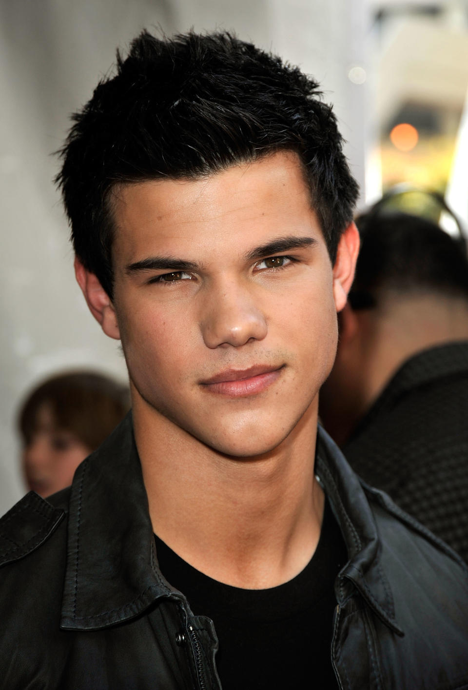 Taylor Lautner poses at the 2009 Nickelodeon's Kids' Choice Awards