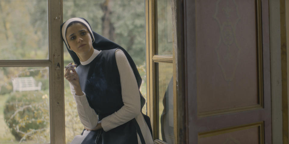 En esta imagen proporcionada por Neon, Benedetta Porcaroli en una escena de la película "Immaculate". (Neon vía AP)