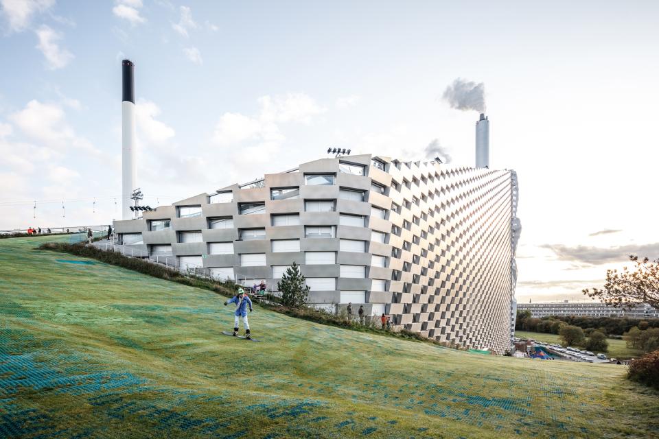 BIG—Bjarke Ingels Group
CopenHill by BIG (pictured above) is a waste-to-energy plant in Copenhagen topped with a ski slope, hiking trail, and climbing wall.
Highlights: Debut of The Twist, a sculptural contemporary-art museum spanning a river in Norway; the firm’s first private residence was published in AD (October 2019). ► Copenhagen, London, New York, and Barcelona; big.dk