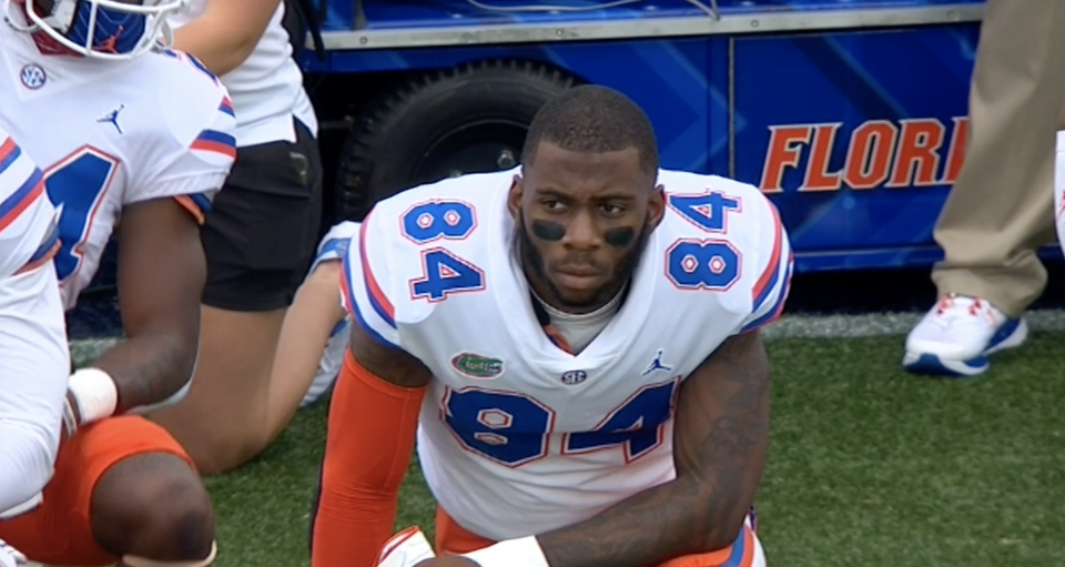 Florida TE Kyle Pitts was one of the players and coaches who took a knee on Saturday. 