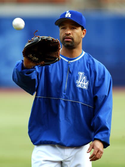 Vince Compagnone x73668 –– – First winter workout of the season for the Dodgers at Dodger Stadium. Outfielder Dave Roberts.