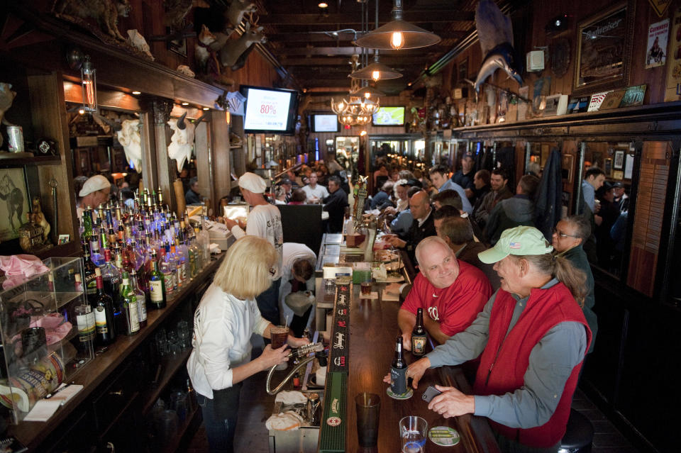 The Tune Inn on Pennsylvania Avenue in 2011. (Photo: Tom Williams/CQ Roll Call/Getty Images)