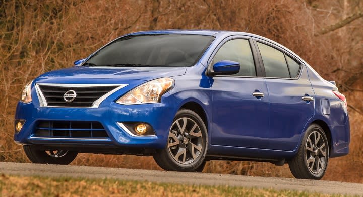 2017 Nissan Versa Sedan photo