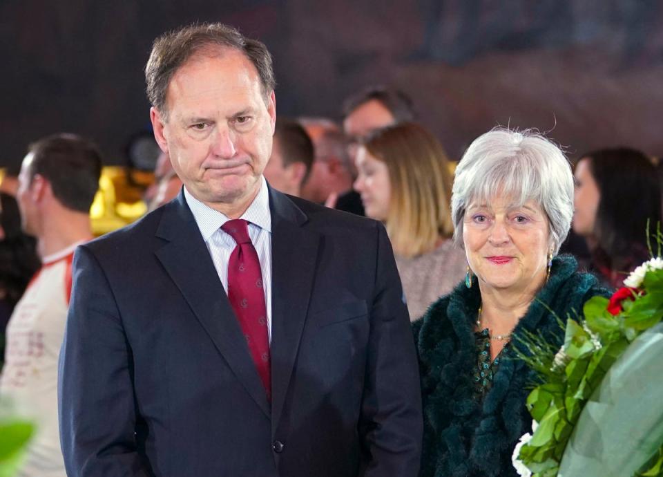 Supreme Court Justice Samuel Alito Jr., left, and his wife Martha-Ann Alito, pay their respects at the casket of Reverend Billy Graham at the Rotunda of the U.S. Capitol Building in Washington, Feb. 28, 2018 (Copyright 2018 The Associated Press. All rights reserved.)