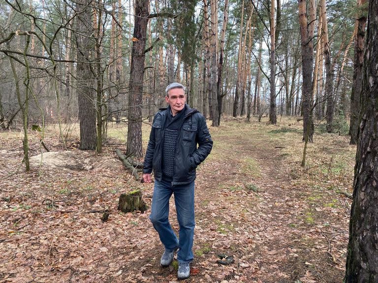 Boris Popov en el bosque donde fue torturado (Foto: Elisabetta Piqué)