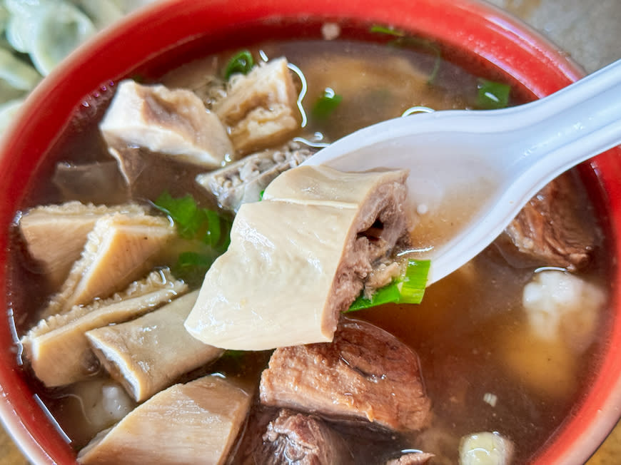 桃園｜假日荔枝牛雜湯