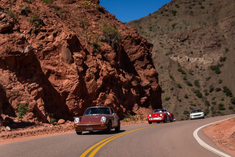 Los competidores de La Gran Carrera rumbo a Cafayate