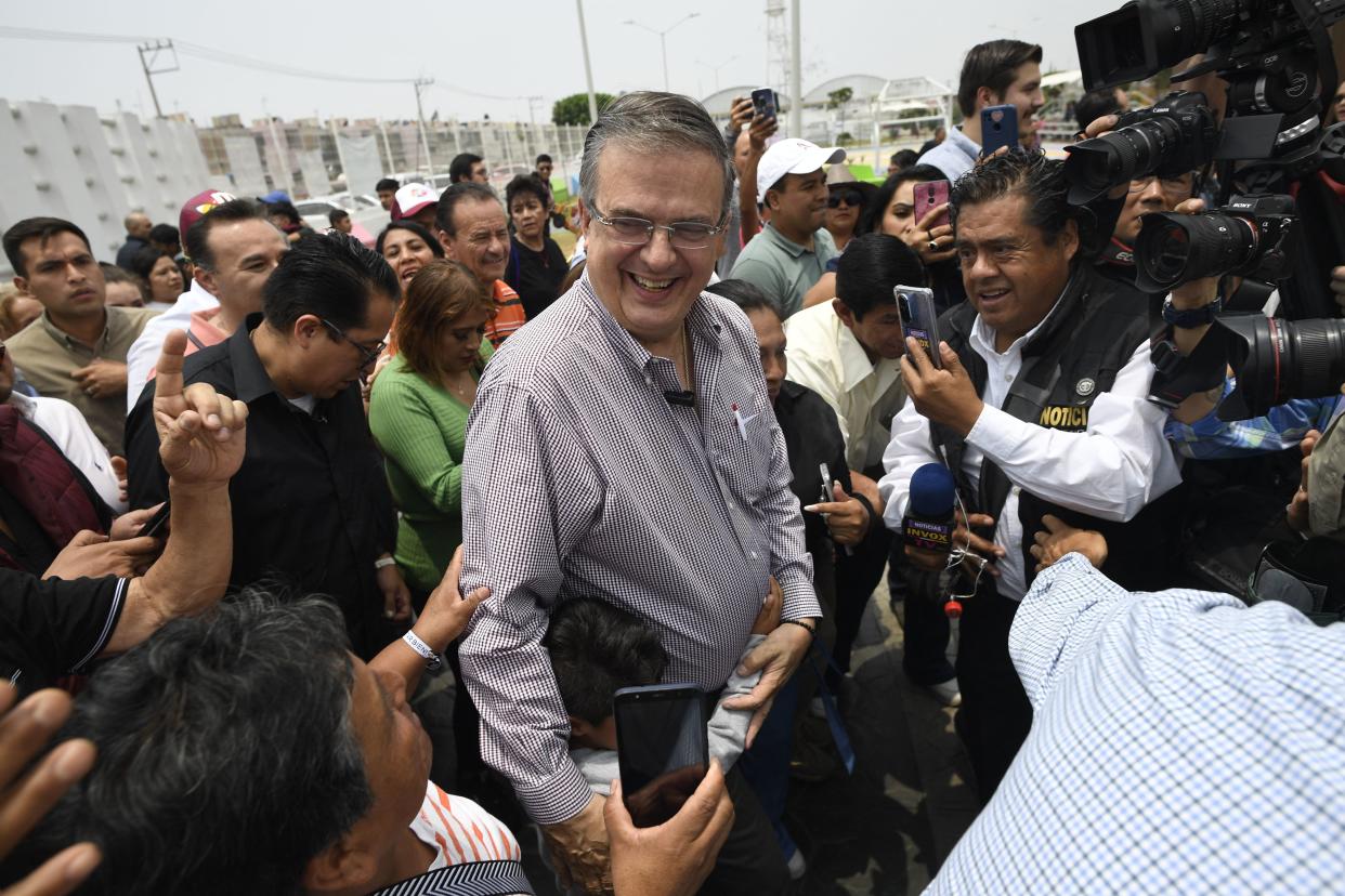 Marcelo Ebrard durante un acto de campaña en Ixtapaluca, Estado de México. (CLAUDIO CRUZ / AFP) 