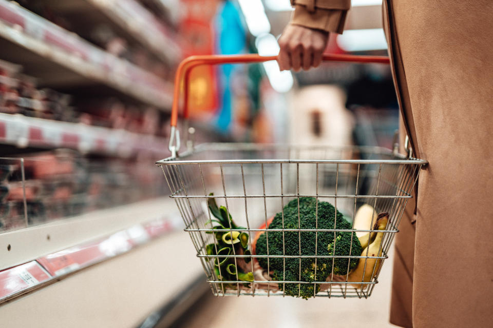 Verbraucher können im Supermarkt wieder günstiger einkaufen. (Symbolbild: Getty)