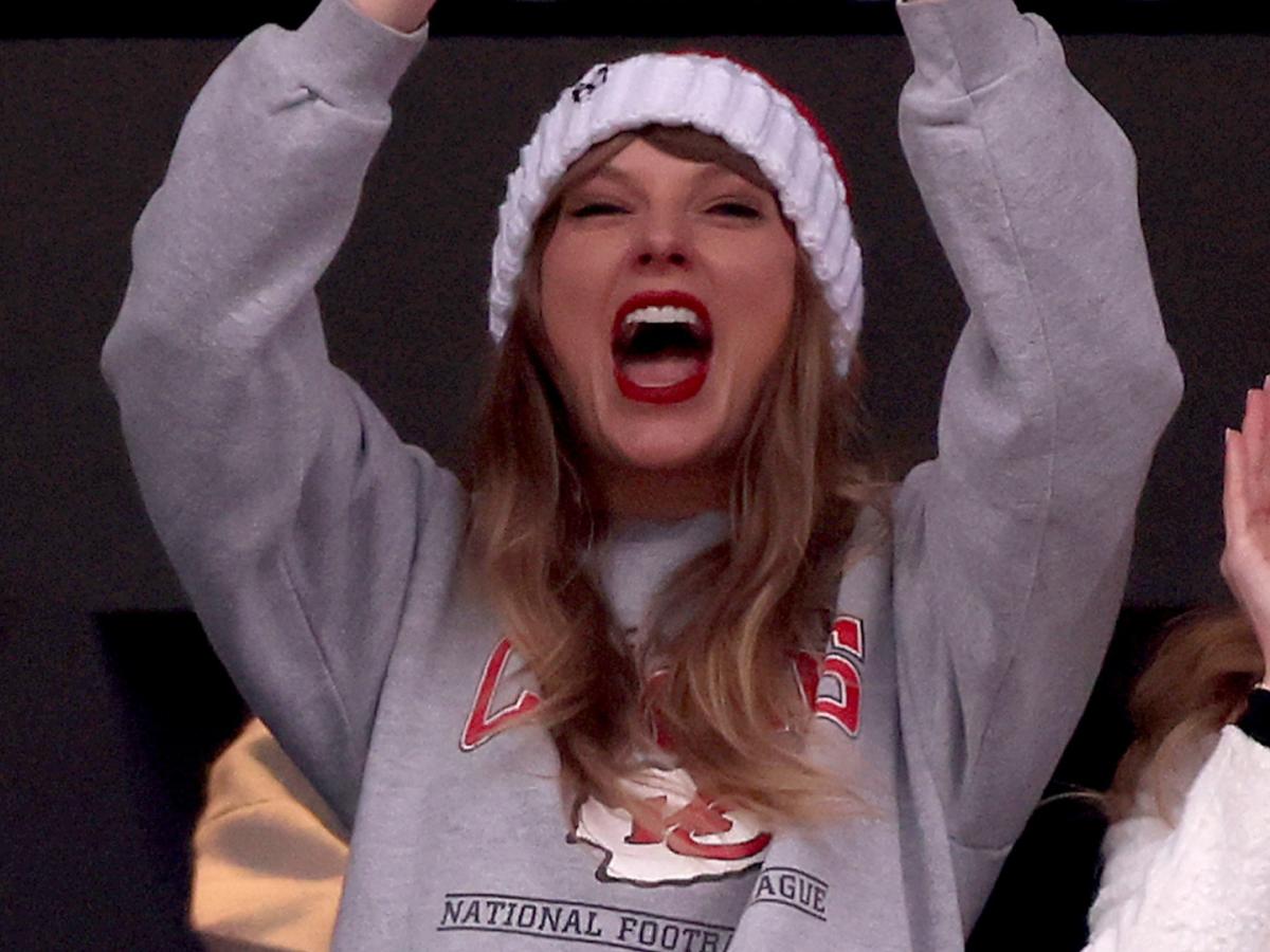 Taylor Swift Gives Stadium Worker HUGE Tip Following Chiefs Game