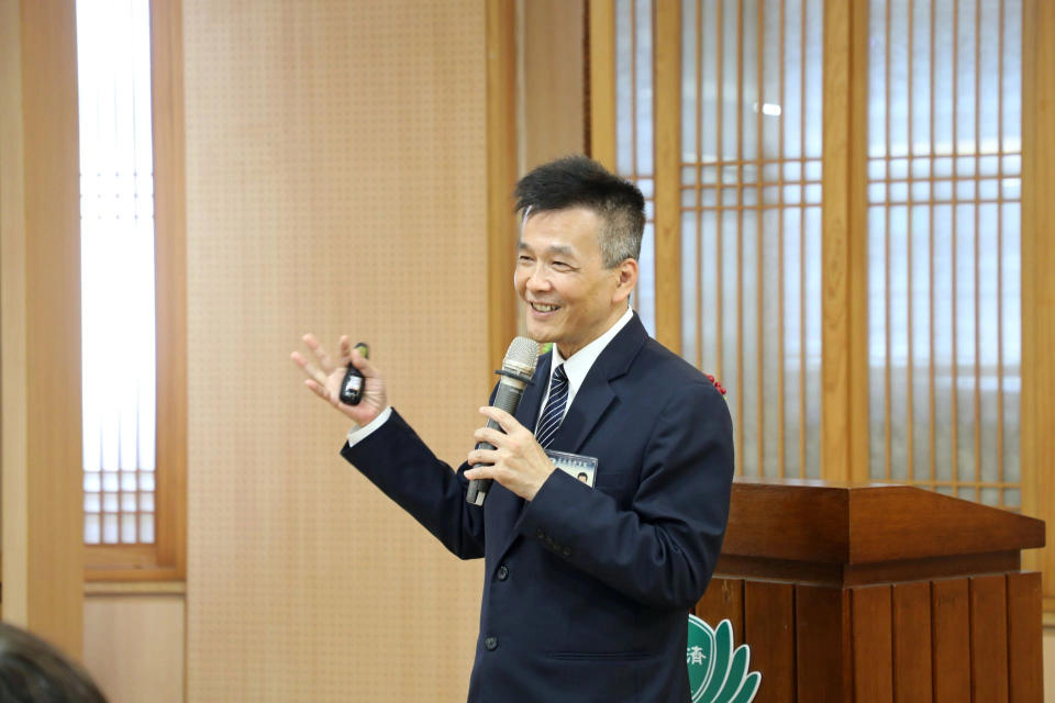 陳星助副院長報告花蓮慈院承接秀林鄉全人照護計畫及遠距醫療相關成果。