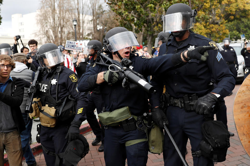 Pro-Trump rally turns violent in Berkeley
