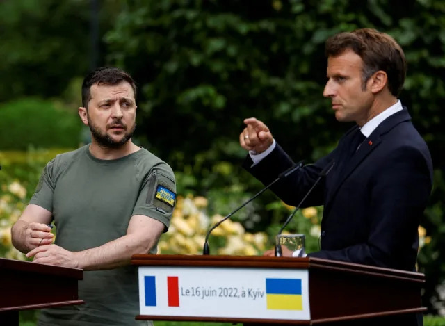 French President Emmanuel Macron and Ukrainian President Volodymyr Zelenskiy attend a joint news conference, as Russia’s attack on Ukraine continues, in Kyiv, Ukraine June 16, 2022 (REUTERS)
