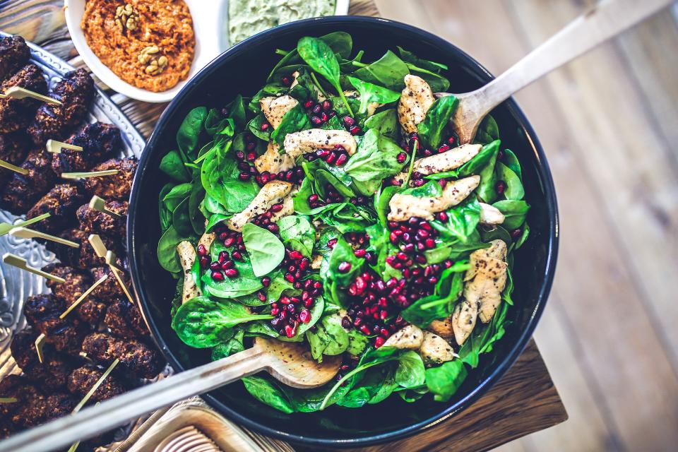 <p>Spinach provides you with the required levels of magnesium in your body which helps you to generate energy for your day to day chores. Spinach is also a great source of folate, a nutrient that helps your body turn food into usable energy. </p>