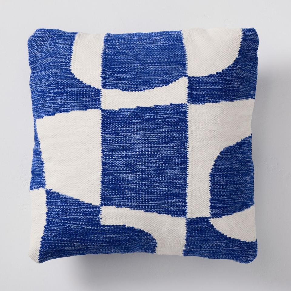 <p><a href="https://go.redirectingat.com?id=74968X1596630&url=https%3A%2F%2Fwww.westelm.com%2Fproducts%2Fpoolside-geo-indoor-outdoor-pillow-t6838&sref=https%3A%2F%2Fwww.bestproducts.com%2Flifestyle%2Fg44545903%2Ftomato-girl-summer-products-sale-july-2023%2F" rel="nofollow noopener" target="_blank" data-ylk="slk:Shop Now;elm:context_link;itc:0;sec:content-canvas" class="link ">Shop Now</a></p><p>Poolside Geo Indoor/Outdoor Pillow</p><p>$34.99</p><p>westelm.com</p>