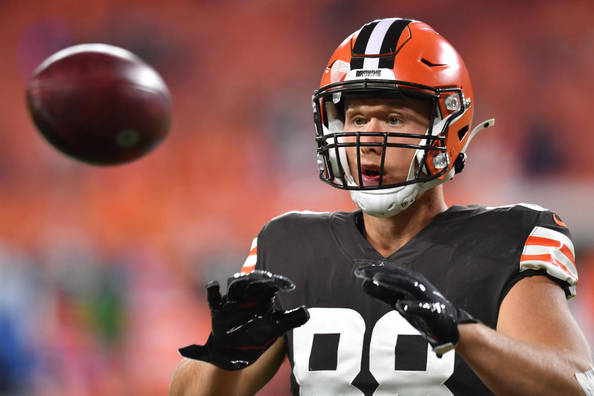 Browns make flurry of roster moves on heels of matchup vs. Dolphins