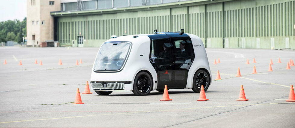 Depuis plusieurs années déjà, Volkswagen travaille au développement d'une voiture 100 % autonome, comme en témoigne le concept car Sedric.
