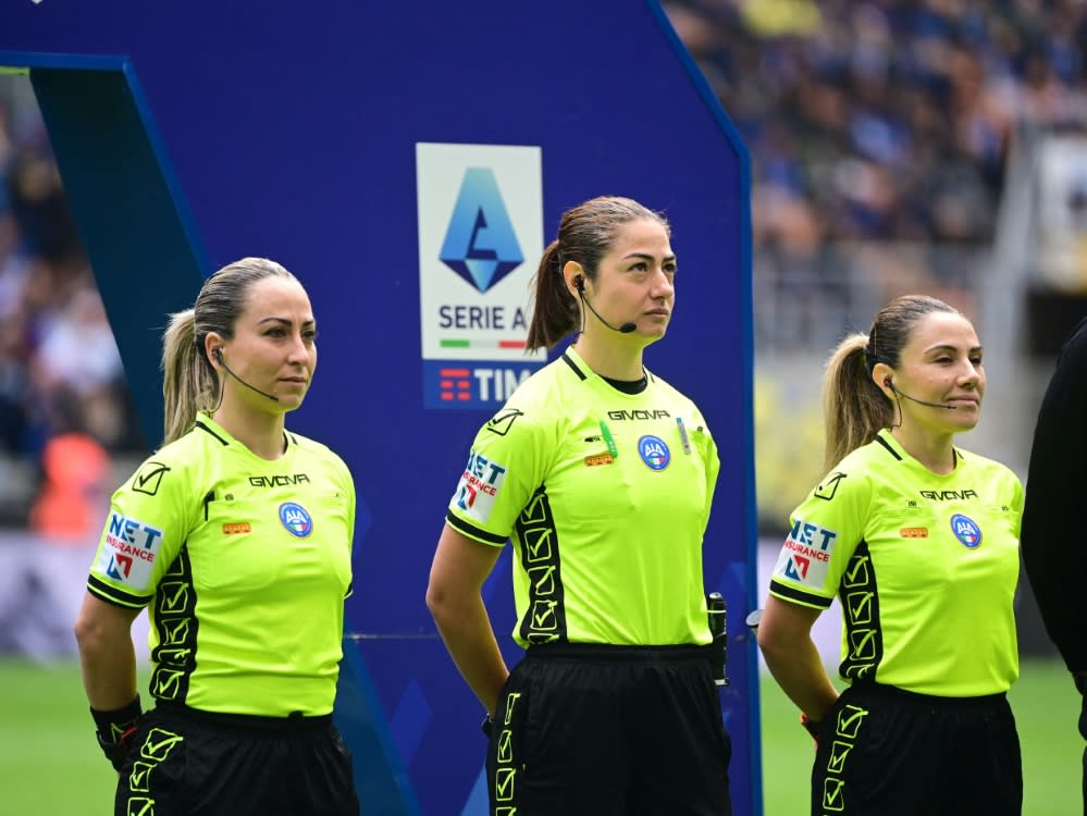 Premiere für ein komplett weibliches Referee-Team (PIERO CRUCIATTI)