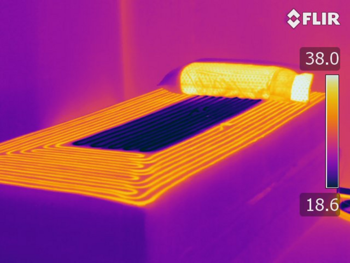 A look at the heating and cooling sections of the mattress using a thermal camera (The University of Texas at Austin)