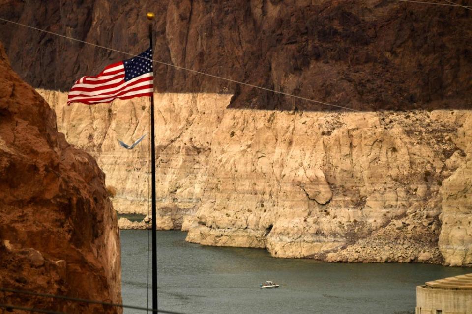 The ‘bathtub ring’ visible due to low water levels at Lake Mead (AFP via Getty Images)