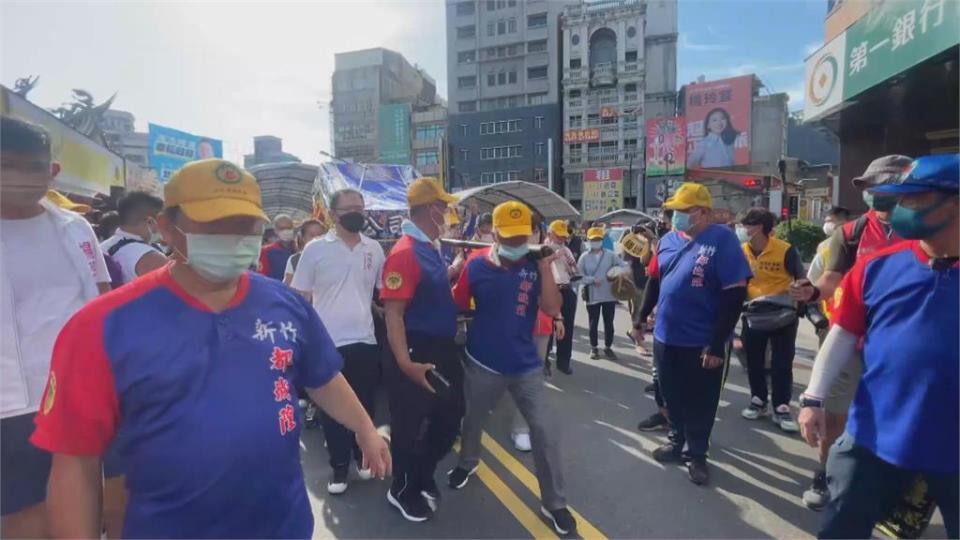 竹塹中元城隍祭「夯枷」遊街　逾2千信眾參與