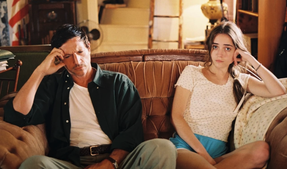 Les scènes entre Simon Rex et Talia Ryder dans « The Sweet East » ont des airs de « Lolita ».