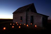 <p>Get in the Halloween spirit and pile the family in the car to look at all the fall front stoop decor.</p>