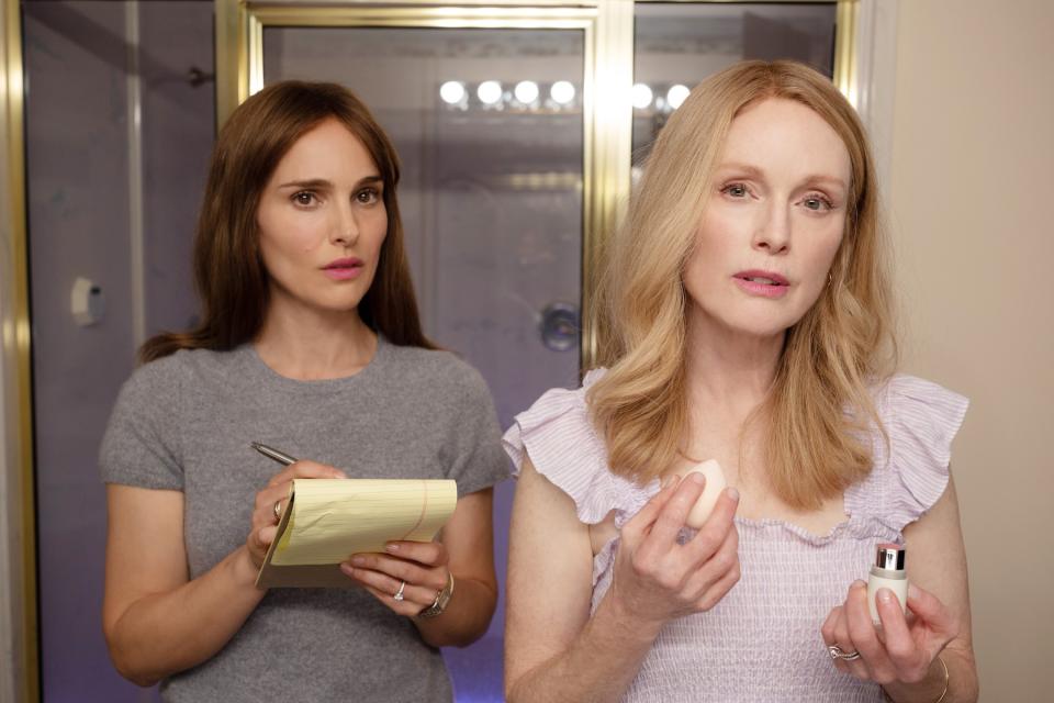 MAY DECEMBER, from left: Natalie Portman, Julianne Moore, 2023.  ph: Francois Duhamel /© Netflix /Courtesy Everett Colleection