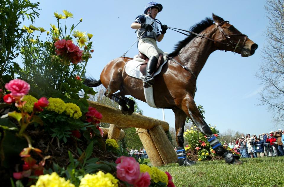 Cada primavera, Kentucky Horse Park acoge a los mejores jinetes del mundo. Las hectáreas utilizadas para el recorrido campo a través son ideales para emprender caminatas familiares.