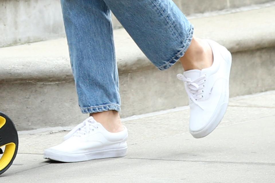 A closer look at Ratajkowski’s Vans sneakers. - Credit: Christopher Peterson / SplashNews.com