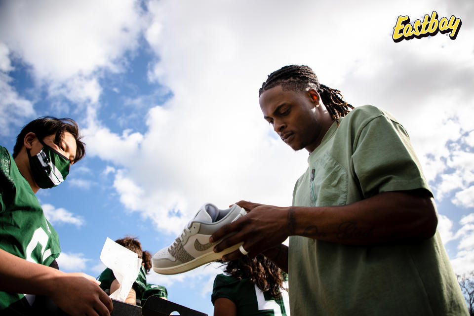 With the help of Eastbay, Devante Adams is giving back to his alma mater Palo Alto High School. (Photo by Eastbay)