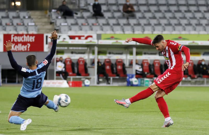 Bundesliga - SC Freiburg v Borussia Moenchengladbach