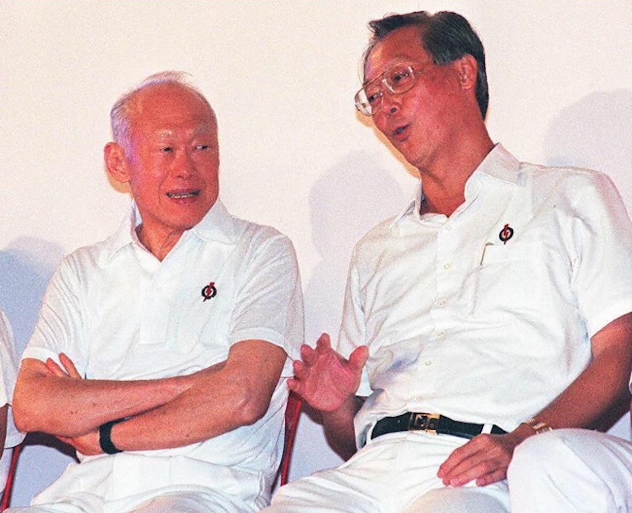 Goh Chok Tong (right) with Lee Kuan Yew on 26 December 1996 during a PAP rally ahead of the 1997 election. (File photo: Roslan Rahman/AFP)