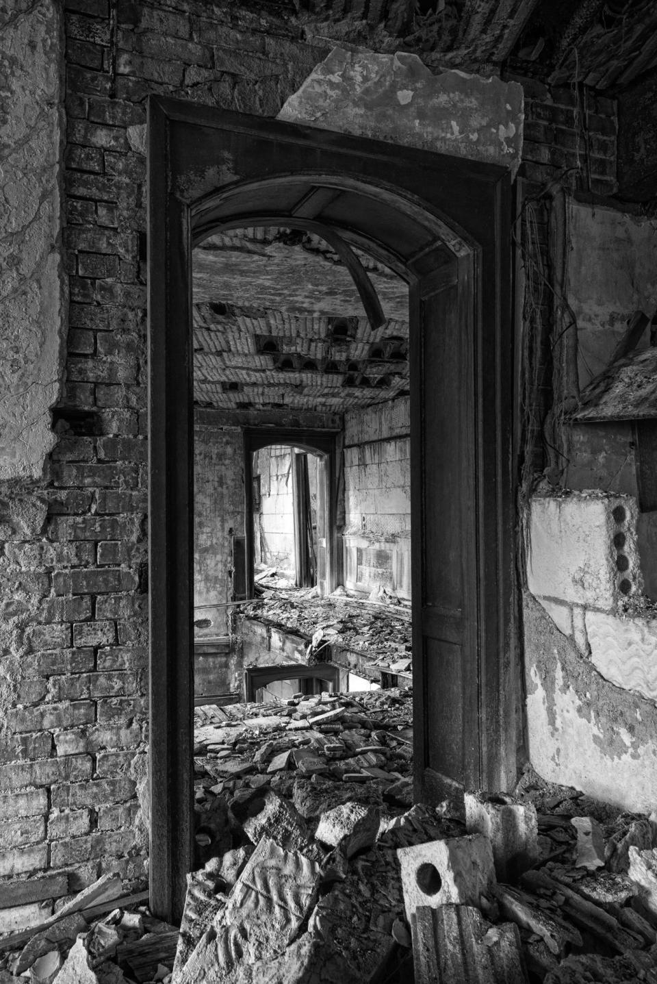 Richard Lewis_McNeal Mansion Arched Doorway