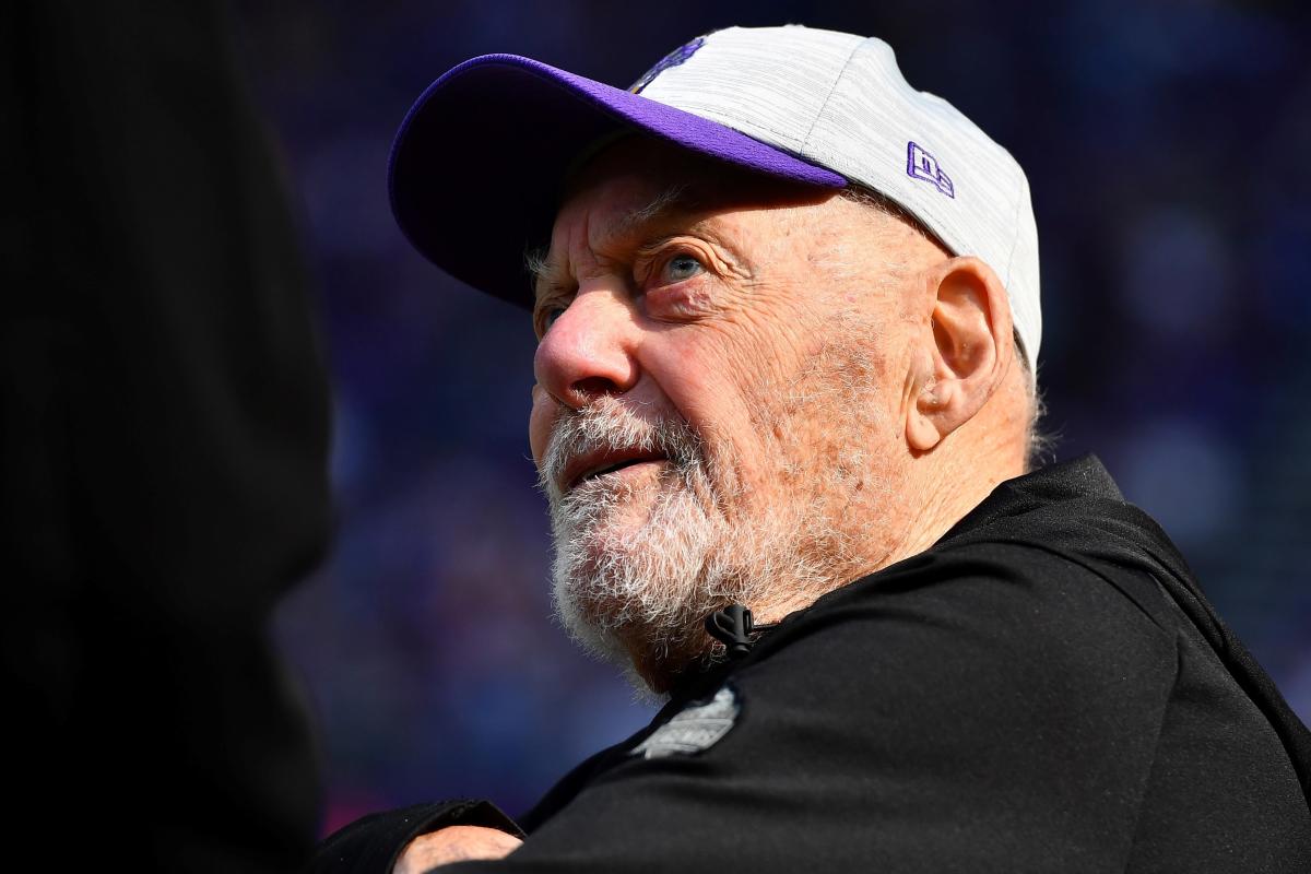 Vikings to honor Bud Grant with jersey patch, helmet sticker in