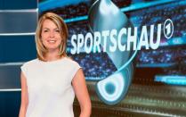 Seit 1961 auf Sendung: Die ARD-"Sportschau". Zu den aktuellen Moderatoren zählt Jessy Wellmer. (Bild: WDR/Herby Sachs)