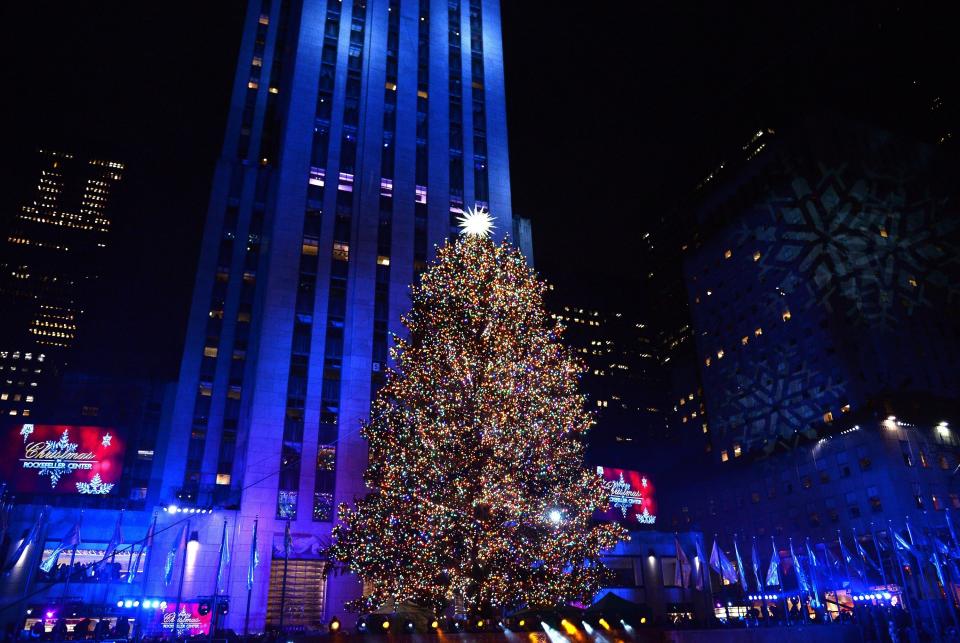 The Christmas tree in Rockefeller Center at night