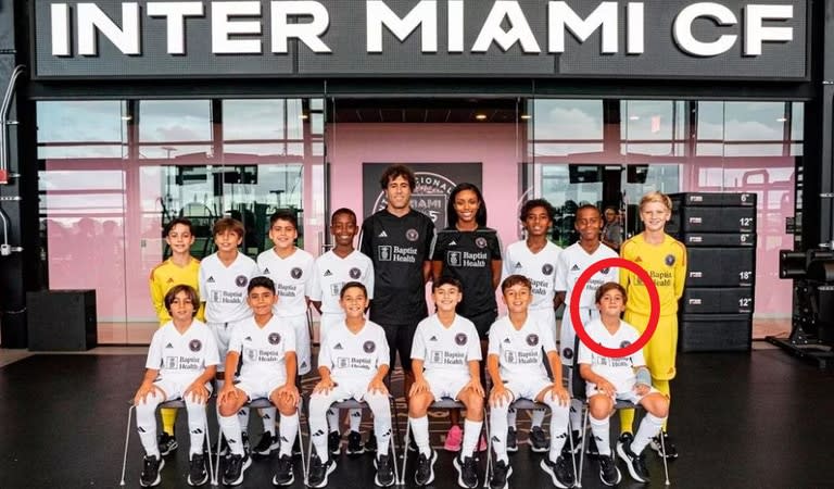 Thiago Messi junto al resto de sus compañeros de la Sub 12 de Inter Miami