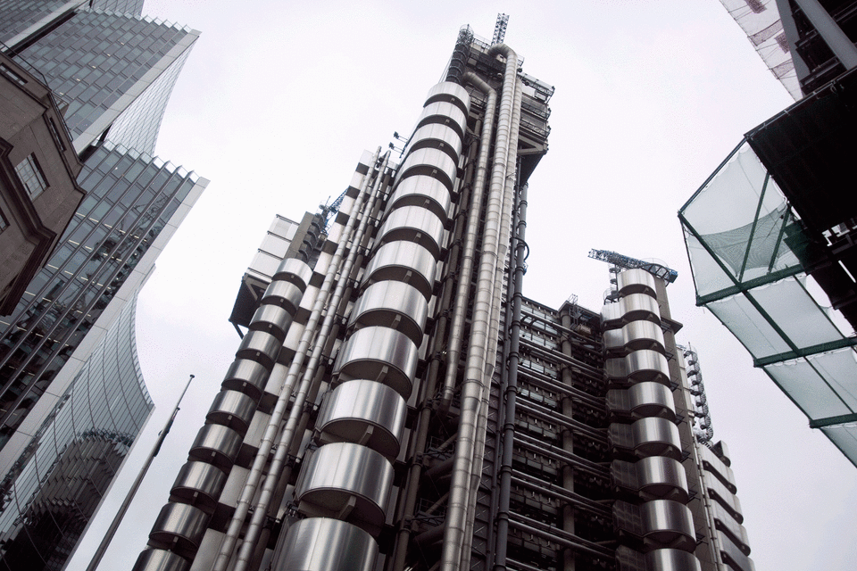 Lloyd's of London bans drink and drugs in the workplace